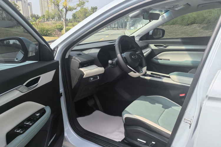 吉利汽车 帝豪L HiP 2022款 1.5TD-DHT Pro 100KM Super 睿中控内饰7005