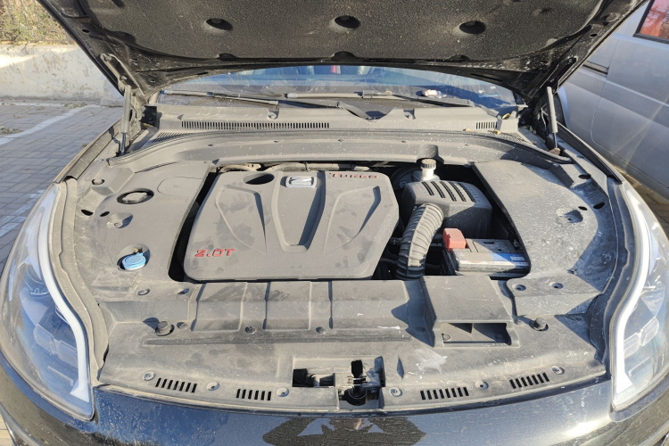 众泰SR9 2017款 2.0T 自动极致之光版机舱底盘24