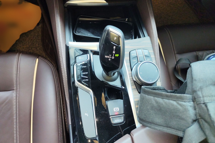 宝马5系 2020款 530Li 领先型 豪华套装局部细节18