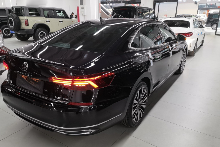 大众 帕萨特 2021款 330TSI 豪华版车身外观7