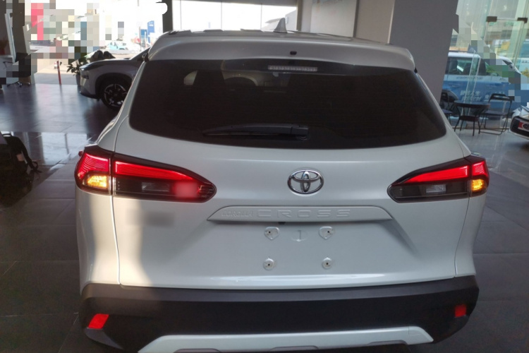 丰田 卡罗拉锐放 2022款 2.0L 豪华版车身外观6004