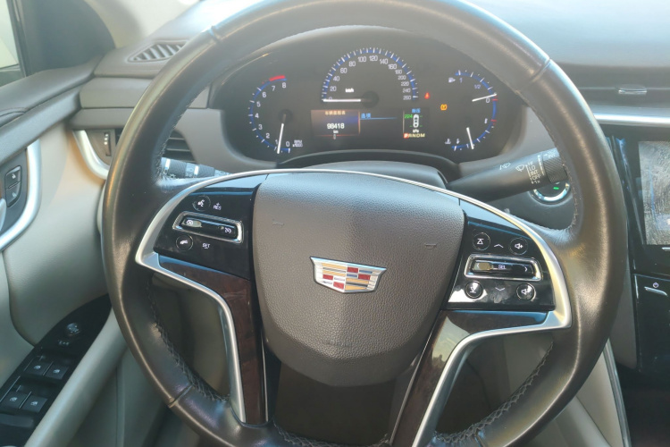 凯迪拉克XTS 2016款 28T 技术型中控内饰13