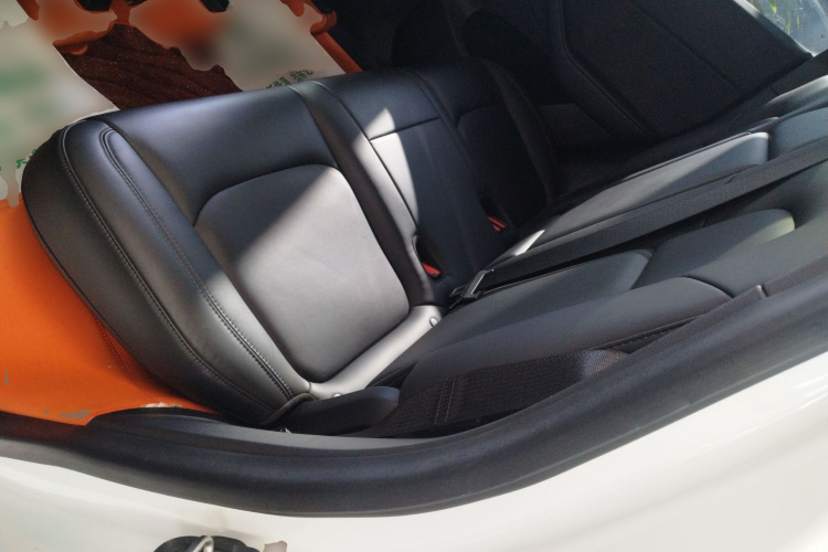 特斯拉 Model Y 2021款 标准续航后驱版中控内饰21