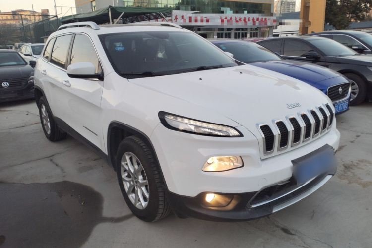 Jeep 自由光 2017款 2.0L 优越版车身外观3