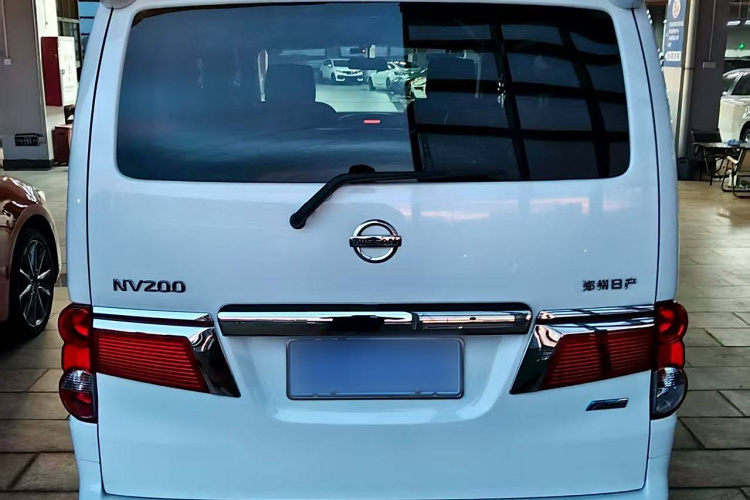 日产NV200 2016款 改款 1.6L CVT尊享型车身外观6008