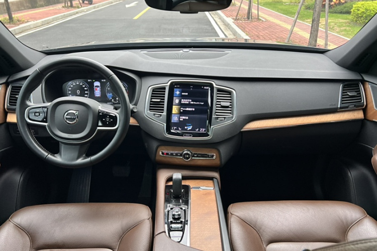 沃尔沃XC90 2021款 B5 智行豪华版 7座中控内饰7002