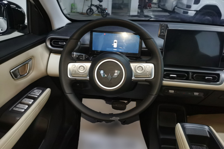 五菱汽车 五菱缤果PLUS 2024款 330km 五座版中控内饰13