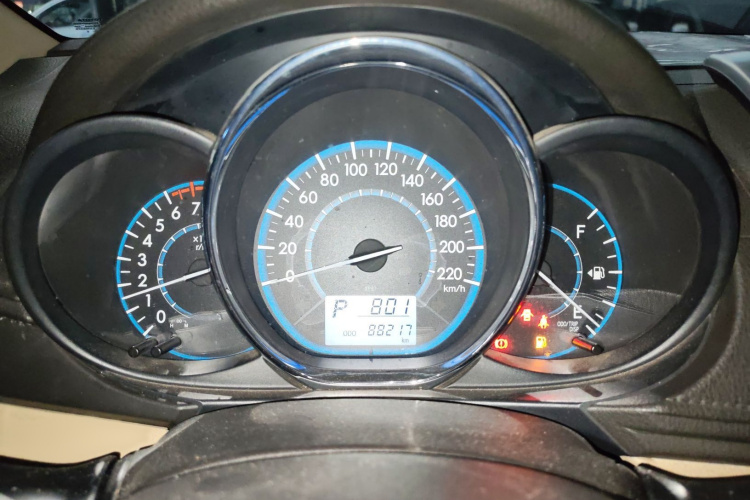 丰田 威驰 2014款 1.5L 自动智臻版局部细节14