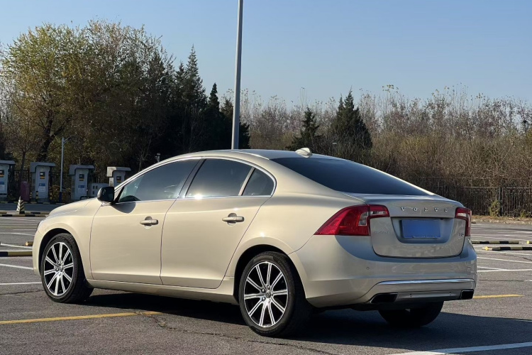 沃尔沃S60 2019款 S60L 改款 T5 智驭菁英版车身外观6005