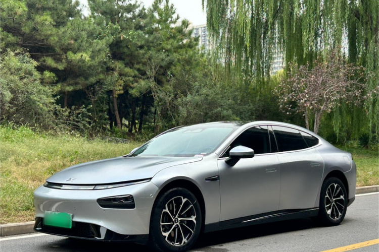 小鹏P7 2022款 625E车身外观1