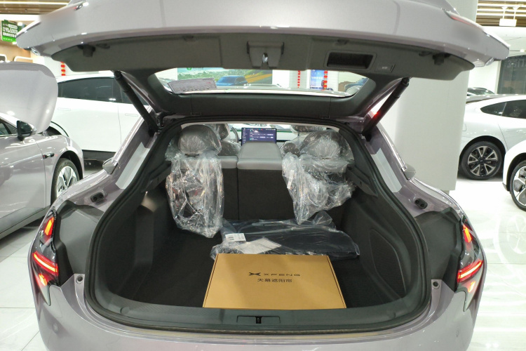 小鹏MONA M03 2025款 620 超长续航 Plus机舱底盘23