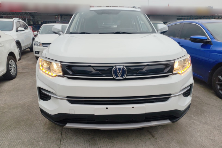 长安CS35PLUS 2018款 1.6L 自动畅联版 国V车身外观2