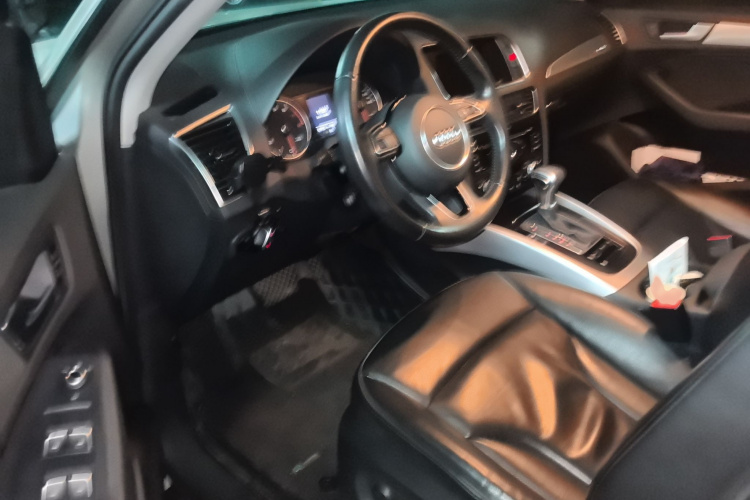 奥迪Q5 2015款 40 TFSI 技术型中控内饰7003