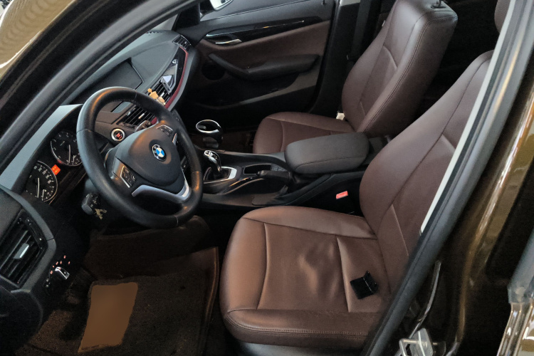 宝马X1 2015款 sDrive18i 时尚晋级版中控内饰19