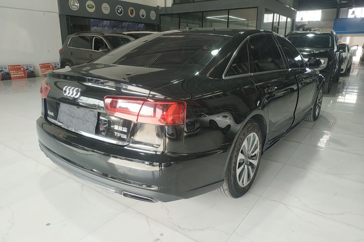 奥迪A6L 2016款 TFSI 舒适型车身外观7