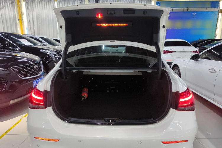 奔驰A级 2020款 改款二 A 180 L 运动轿车局部细节23