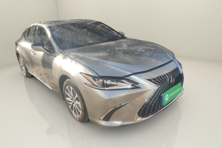 雷克萨斯ES 2024款 200 臻享版车身外观3