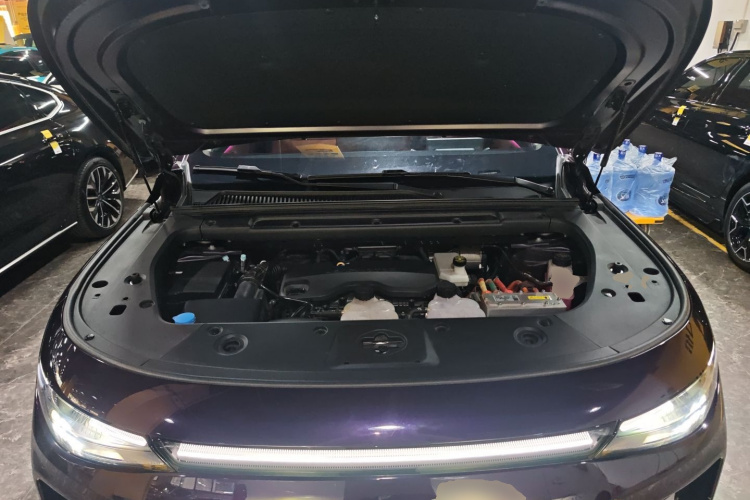 零跑汽车 零跑C16 2024款 增程 200激光雷达版机舱底盘24