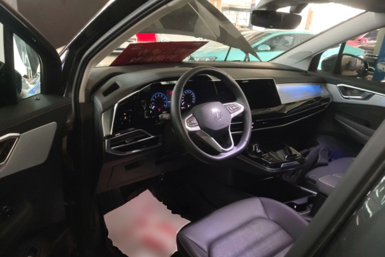 大众 揽境 2024款 380TSI 四驱豪华佳境Pro 众享款  6座中控内饰12