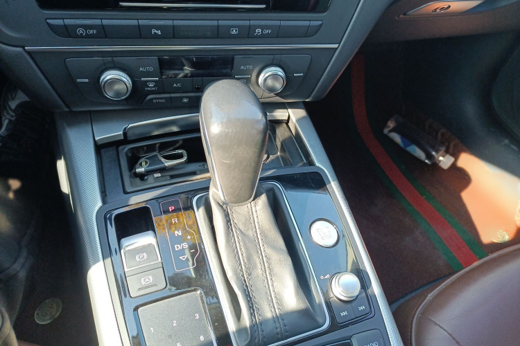 奥迪A6L 2016款 45 TFSI quattro 运动型局部细节18