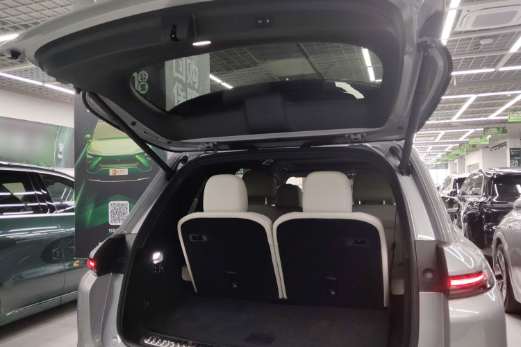 理想汽车 理想L8 2024款 Pro机舱底盘23