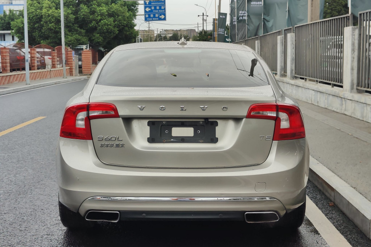 沃尔沃S60 2014款 S60L T5 智驭版车身外观6009