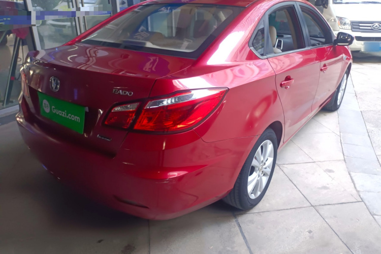 长安 逸动 2014款 1.6L 自动豪华型车身外观6005