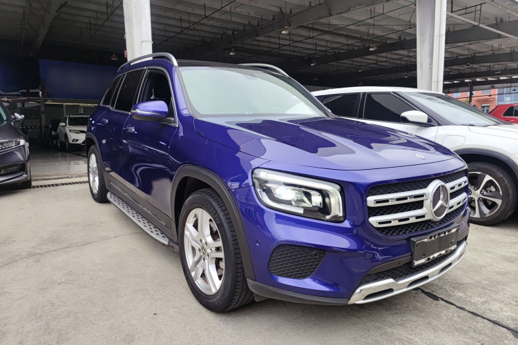 奔驰GLB 2020款 GLB 200 动感型车身外观3