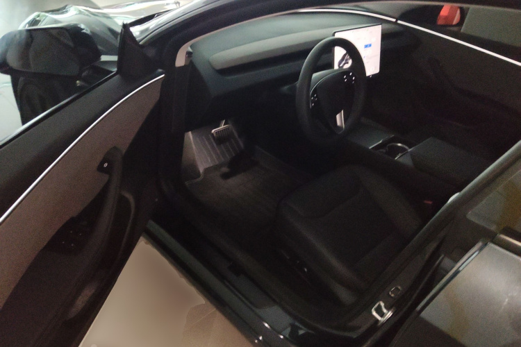 特斯拉 Model 3 2025款 后轮驱动版中控内饰20