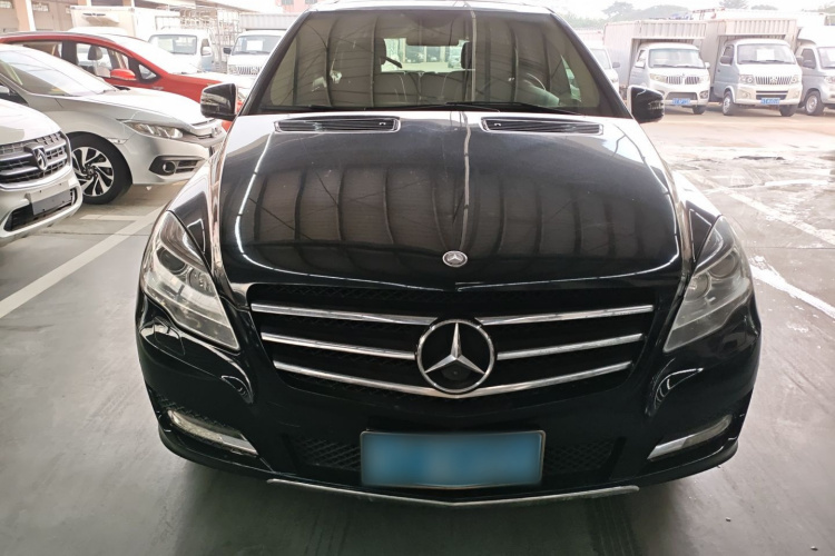 奔驰R级 2015款 R 320 4MATIC 豪华型车身外观2