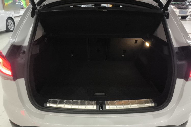 宝马X1 2020款 sDrive20Li 尊享型机舱底盘23