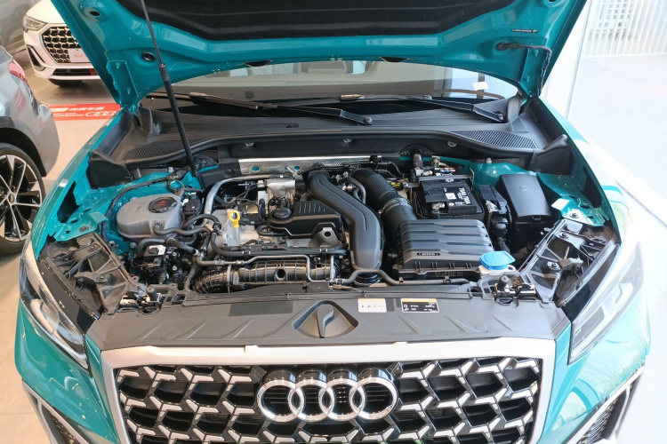 奥迪Q2L 2025款 35TFSI 时尚动感型机舱底盘24