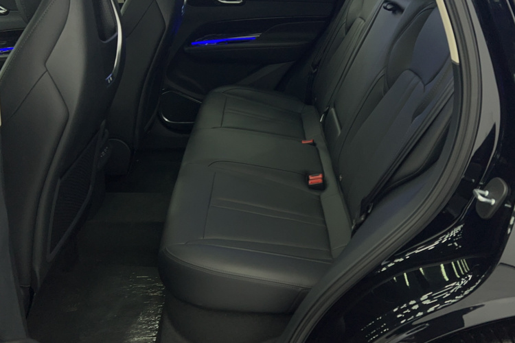 红旗HS3 PHEV 2024款 PHEV 115km 劲为版中控内饰7001