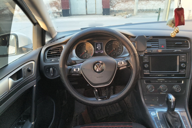 大众 高尔夫 2018款 1.6L 自动舒适型中控内饰13