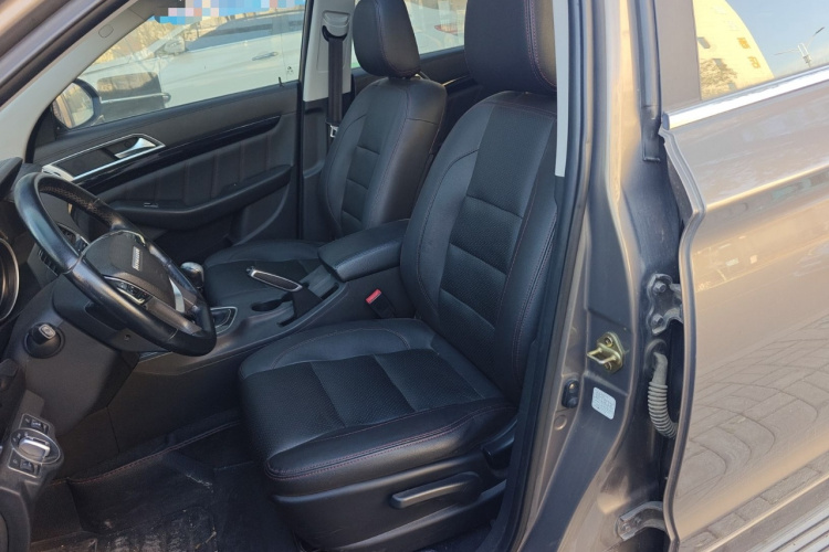 猎豹汽车 猎豹CS10 2015款 2.0T 手动卓越型中控内饰19