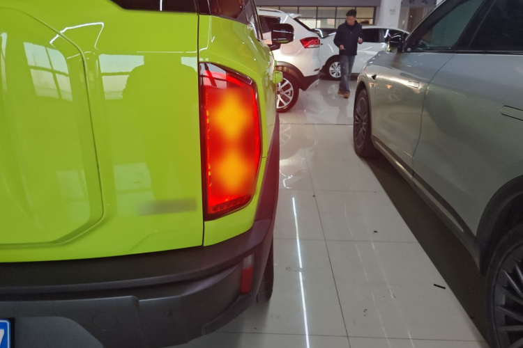 哈弗酷狗 2022款 1.5T DCT两驱潮动版车身外观9