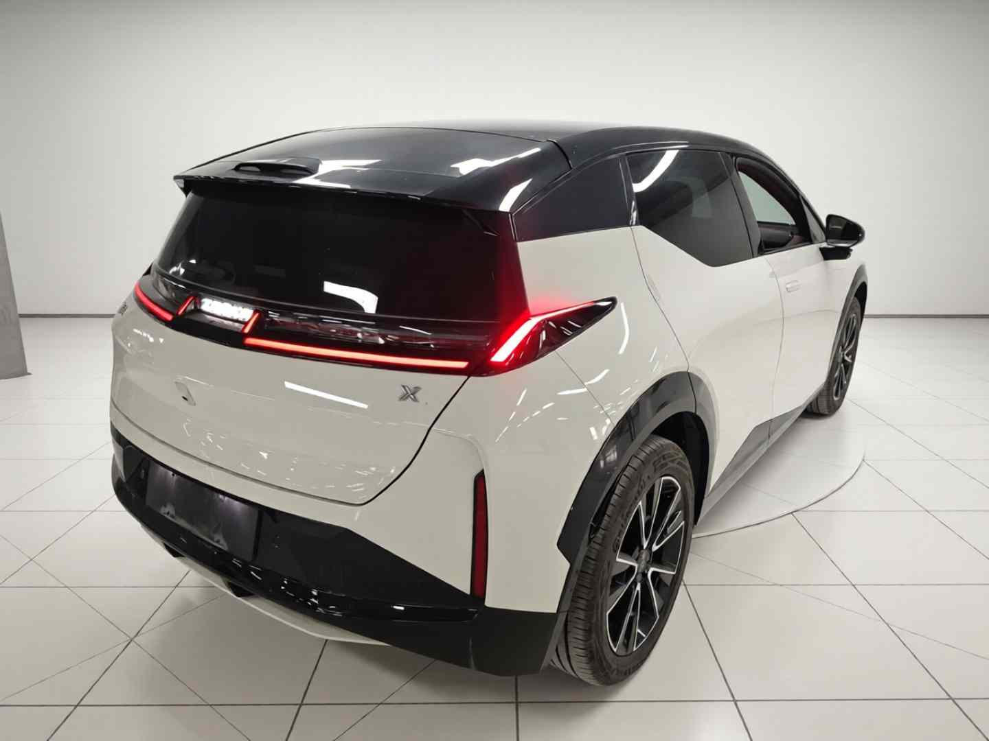 极氪X 2025款 四座后驱魔方版(5)