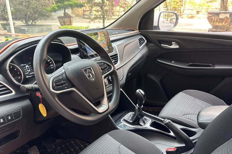 宝骏730 2019款 1.5L 手动时尚型 7座 国VI中控内饰7006