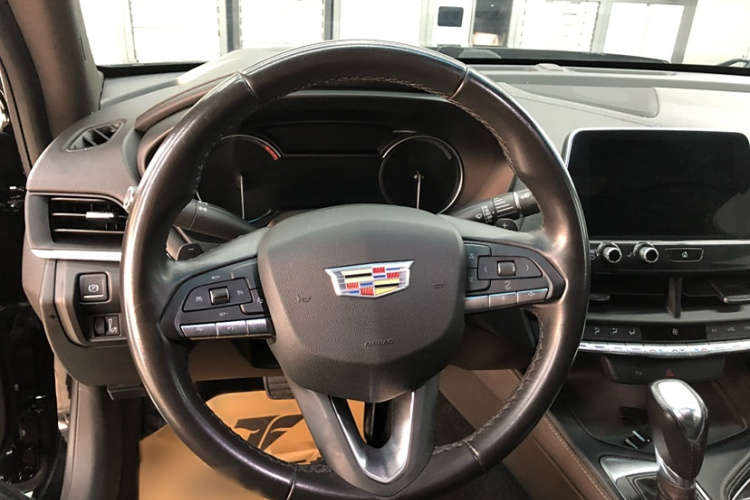 凯迪拉克CT4 2020款 28T 时尚型中控内饰7002