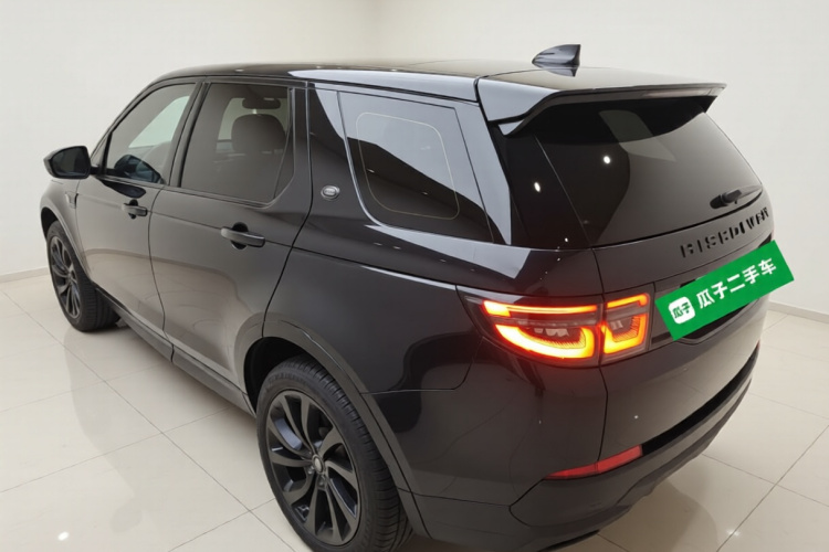 路虎 发现运动版 2020款 249PS R-Dynamic 性能科技版 7座车身外观5