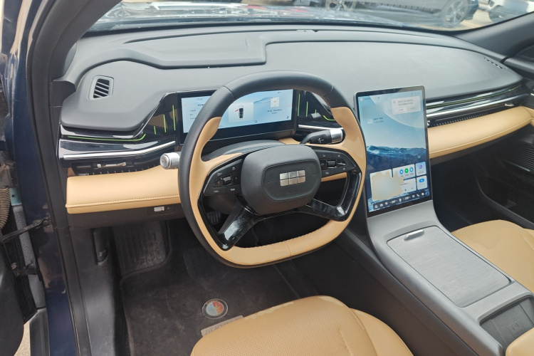 吉利银河 银河L6 2023款 125km 星舰中控内饰13