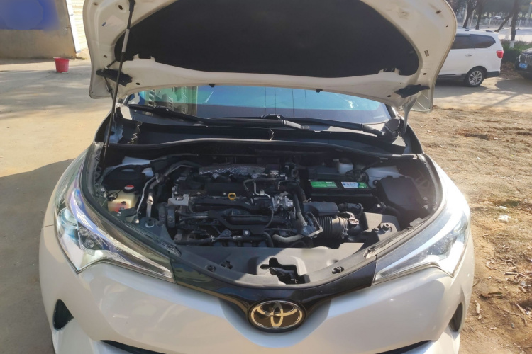 丰田C-HR 2018款 2.0L 领先天窗版 国V局部细节24