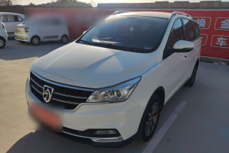 宝骏730 2021款 1.5L 手动时尚型 7座