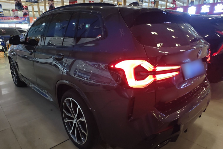 宝马X3 2023款 xDrive30i 领先型 M曜夜套装车身外观4