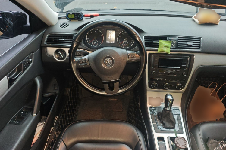 大众 帕萨特 2015款 1.8TSI DSG尊荣版中控内饰13