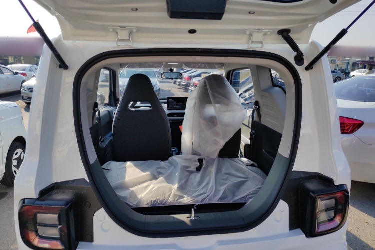 吉利银河 2024款 熊猫mini 200km 耐力熊机舱底盘23