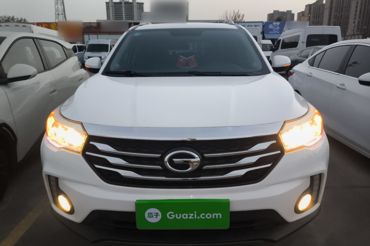 广汽传祺 传祺GS4 2017款 235T 自动两驱精英版车身外观2