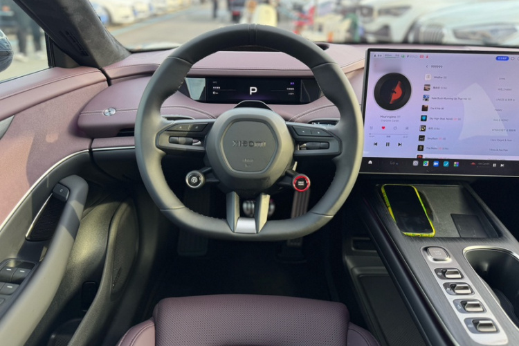 小米汽车 小米SU7 2024款 四驱超长续航高阶智驾Max版中控内饰7006