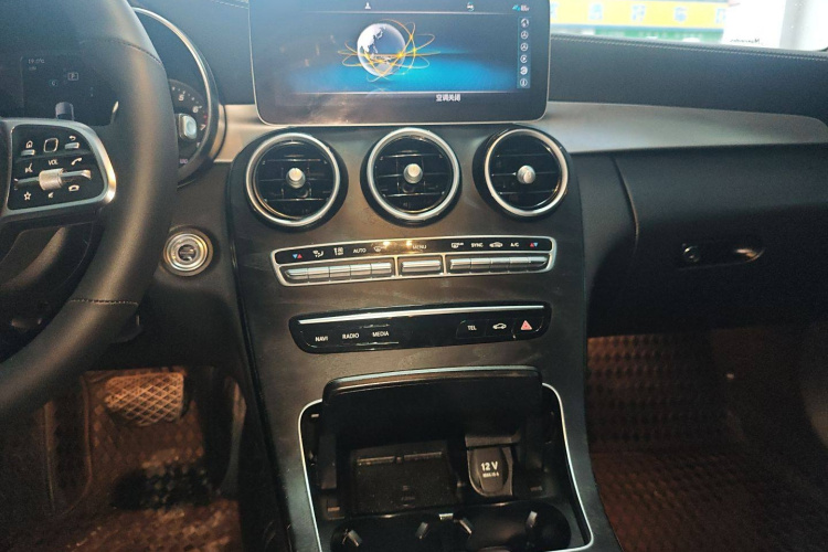 奔驰C级 2019款 C 180 L 时尚型运动版局部细节16