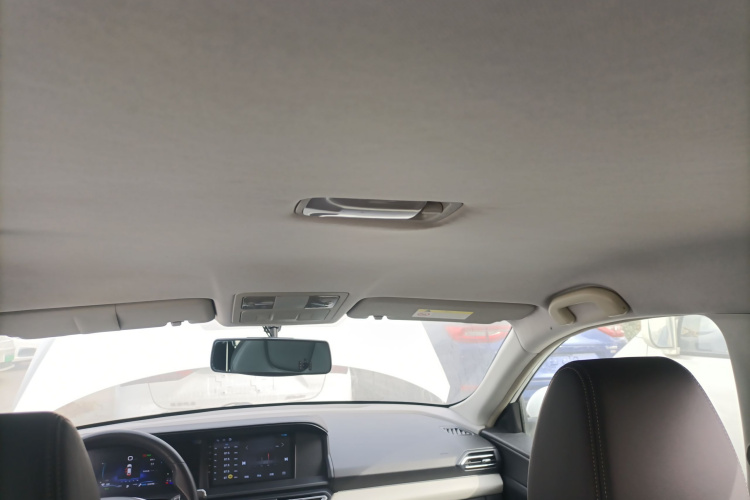 东风风神E70 2023款 500 智行版 磷酸铁锂 48.6kWh 110kW中控内饰22